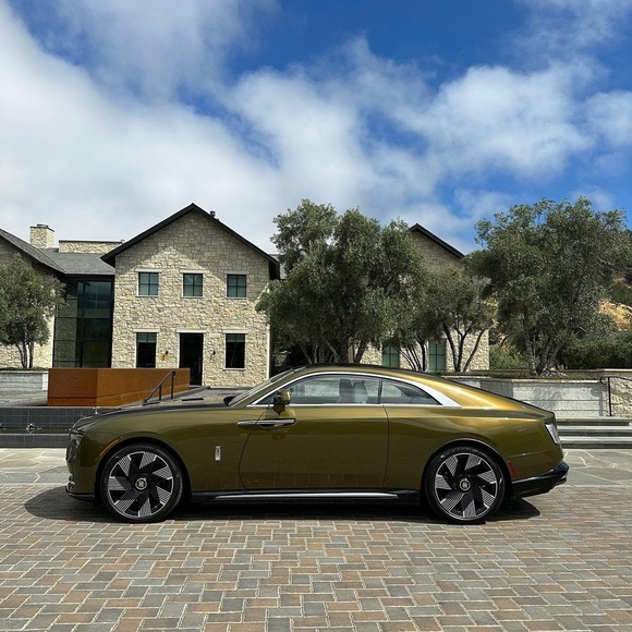 Meet your Posher, Betti Blanco ❤️ - Picture 6 of 7